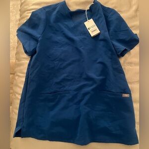 Figs Casma 3 pocket top